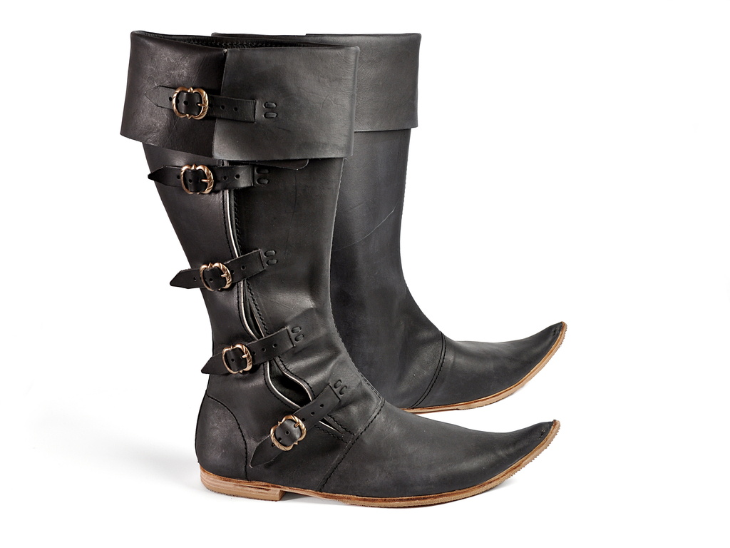 Historical Boots to 1350-1500 Medieval Footwear