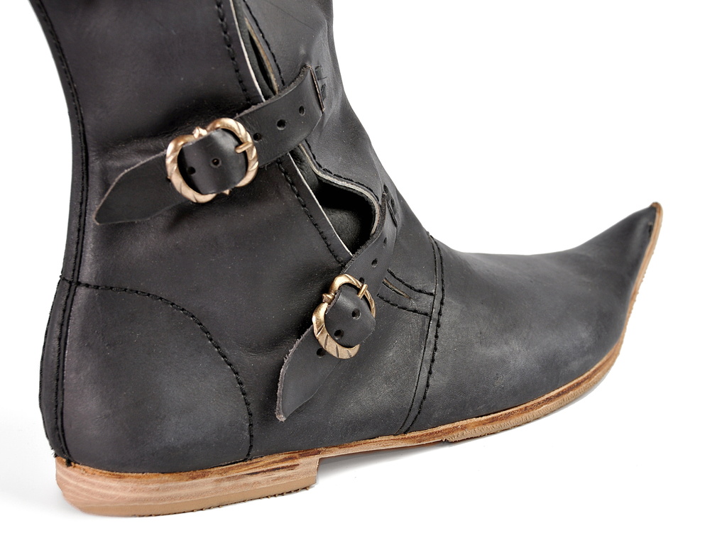 Historical Boots to 1350-1500 Medieval Footwear