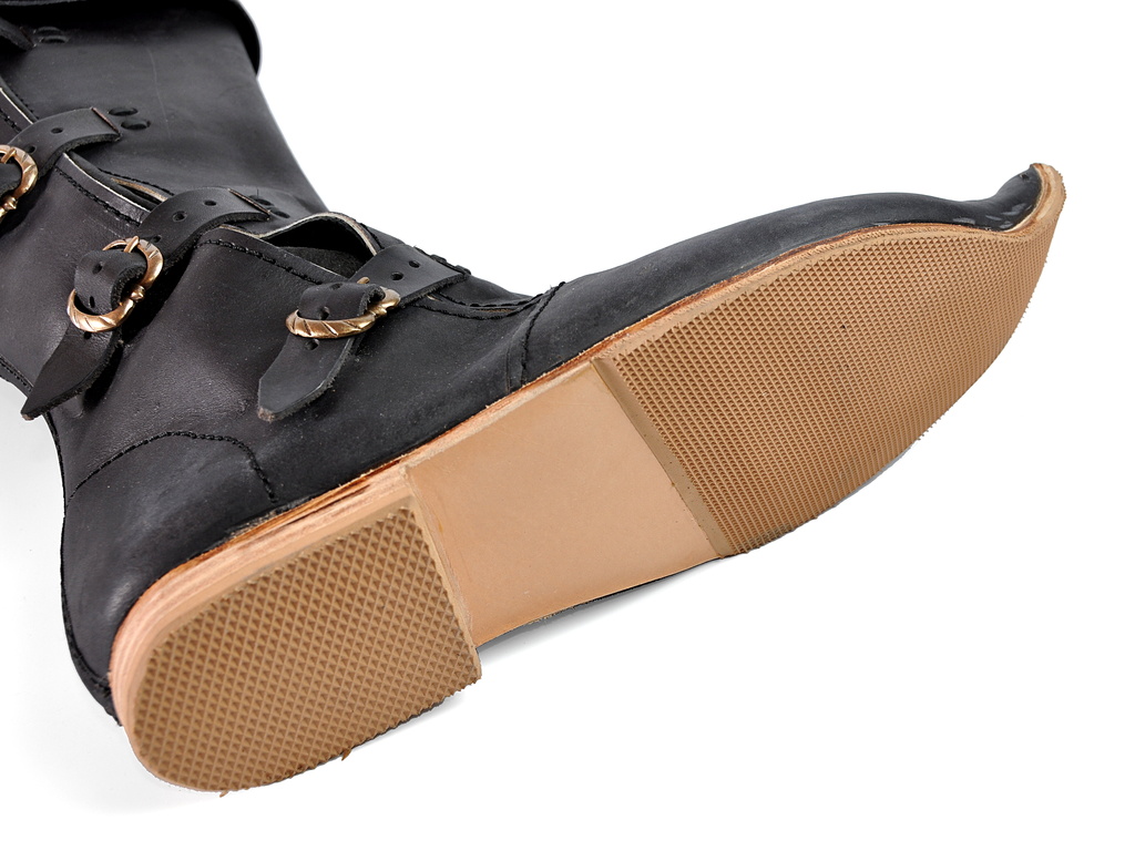 Historical Boots to 1350-1500 Medieval Footwear