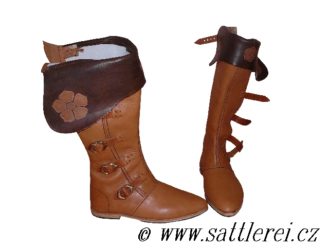 Historische Stiefel mittelalter boots um das Jahr 1350 - 1500.